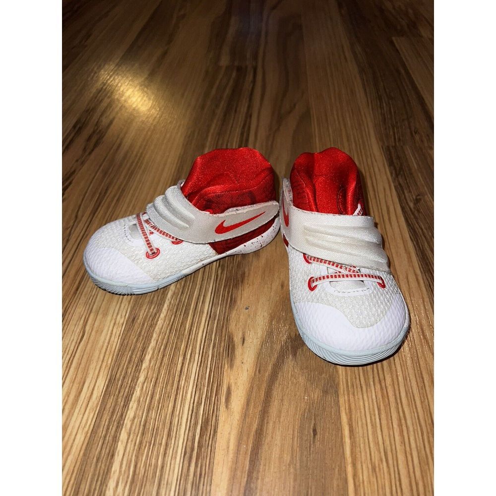 Nike Kyrie 2 GS Touch Factor Sneaker in University White Red Sz 5C‎ Toddler Boys